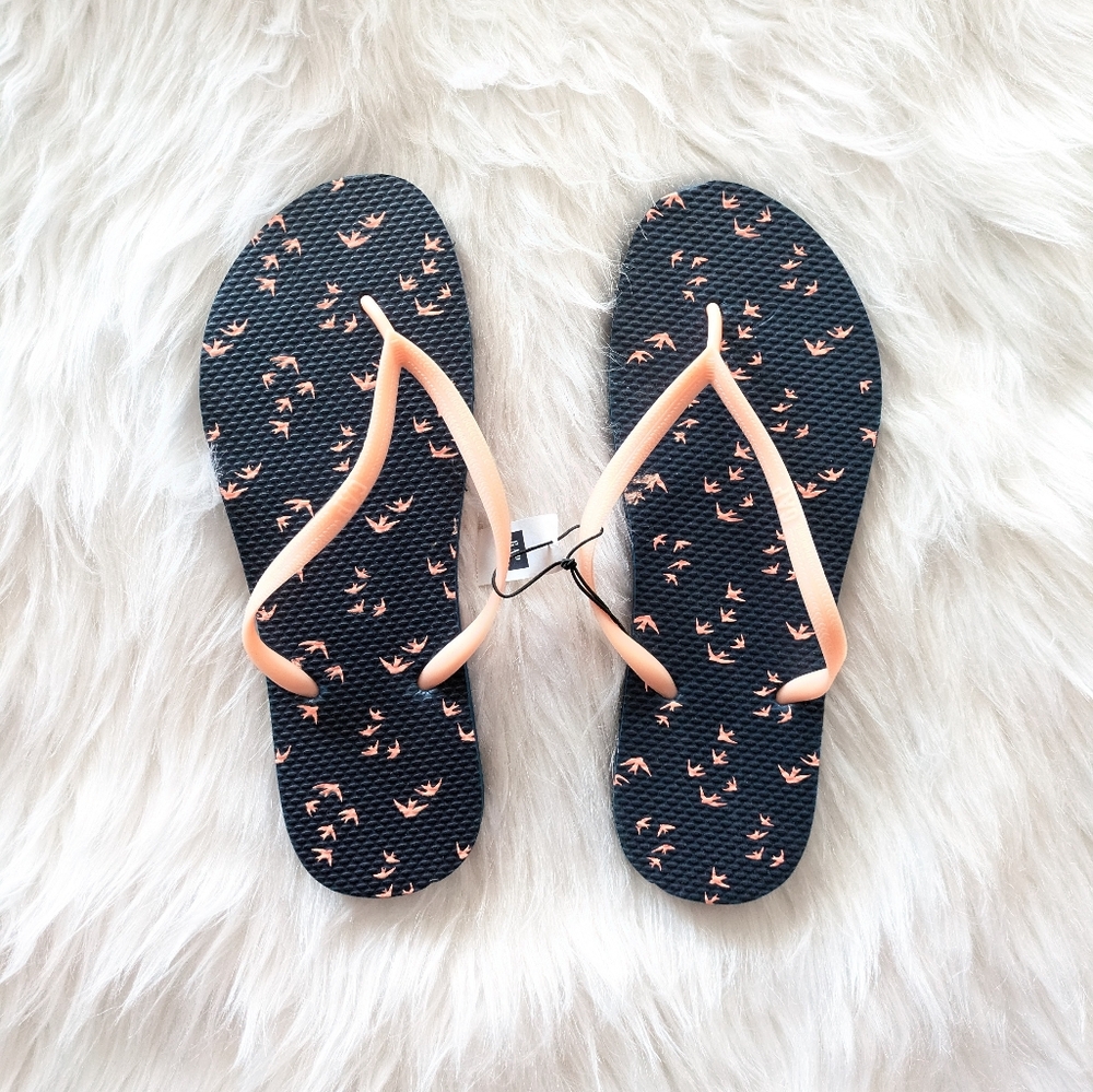 GAP NWT Navy Blue And Coral Pink Bird Print Flip Flops Size 10